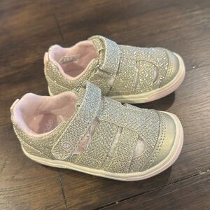 Stride Rite SR Hadley 2.0 Toddler Mary Jane Sneakers Champagne Sparkle Size 6